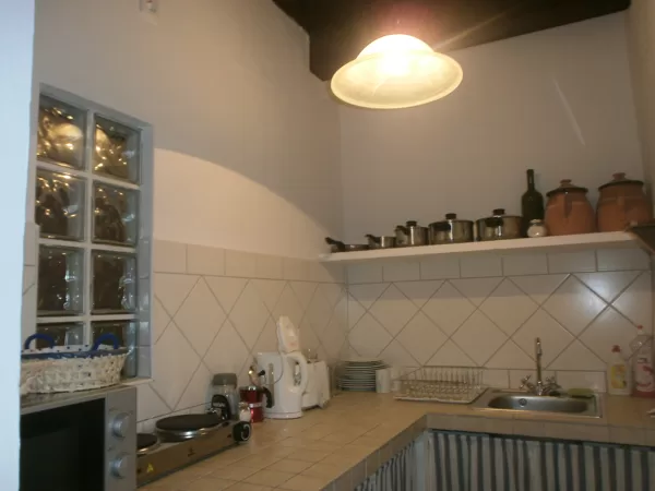 Ninszianna Apartman -- konyha